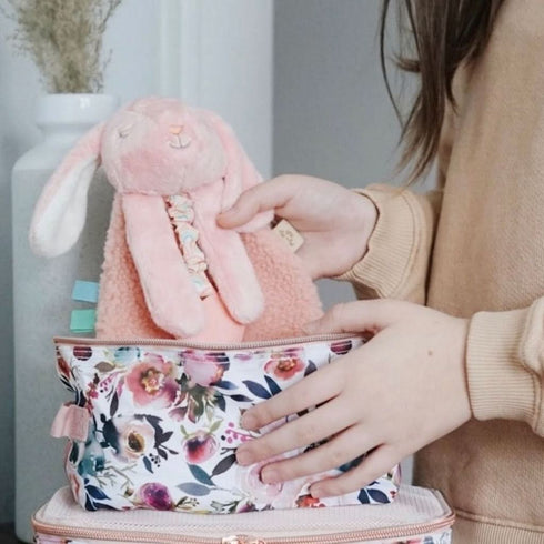 Itzy Lovey Pink Bunny teether detail