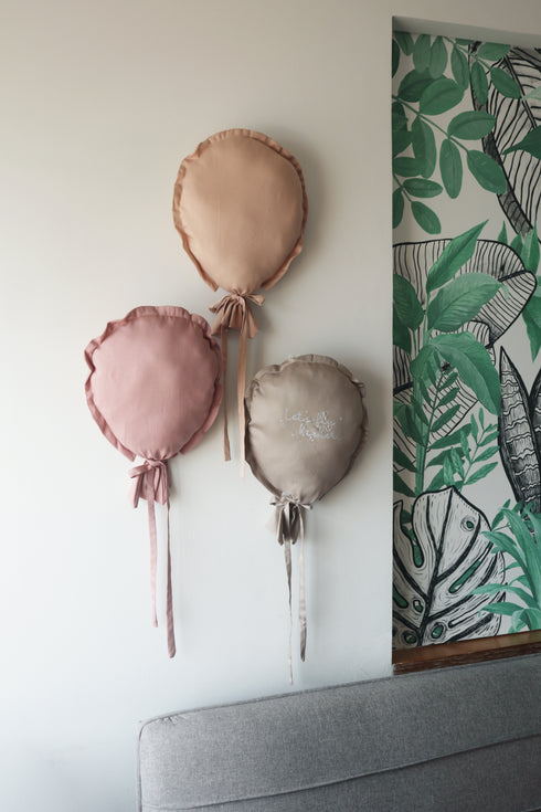 Wall balloon